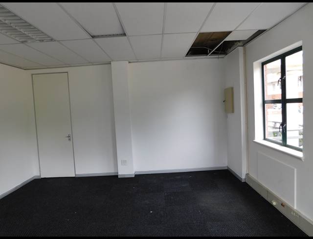 525M² OFFICE TO LET IN HYDE PARK